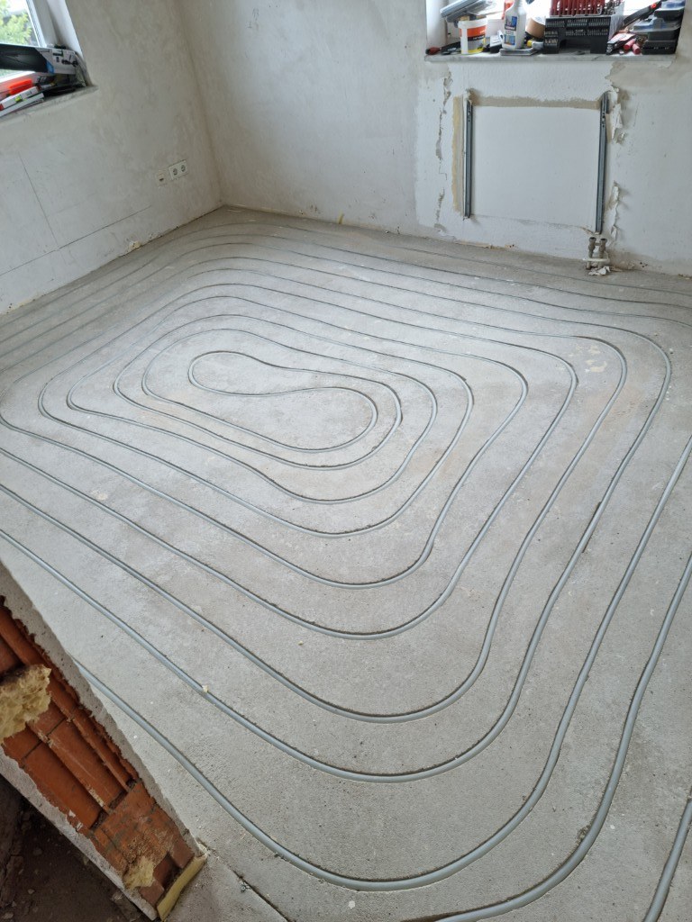 Fußbodenheizung im Bestandsbau – Estrich fräsen und Heizkreise verlegen in Hemer